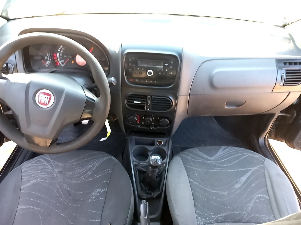 Foto 14 de 55: FIAT SIENA 1.4 MPI EL 8V FLEX 4P MANUAL 2012/2013
