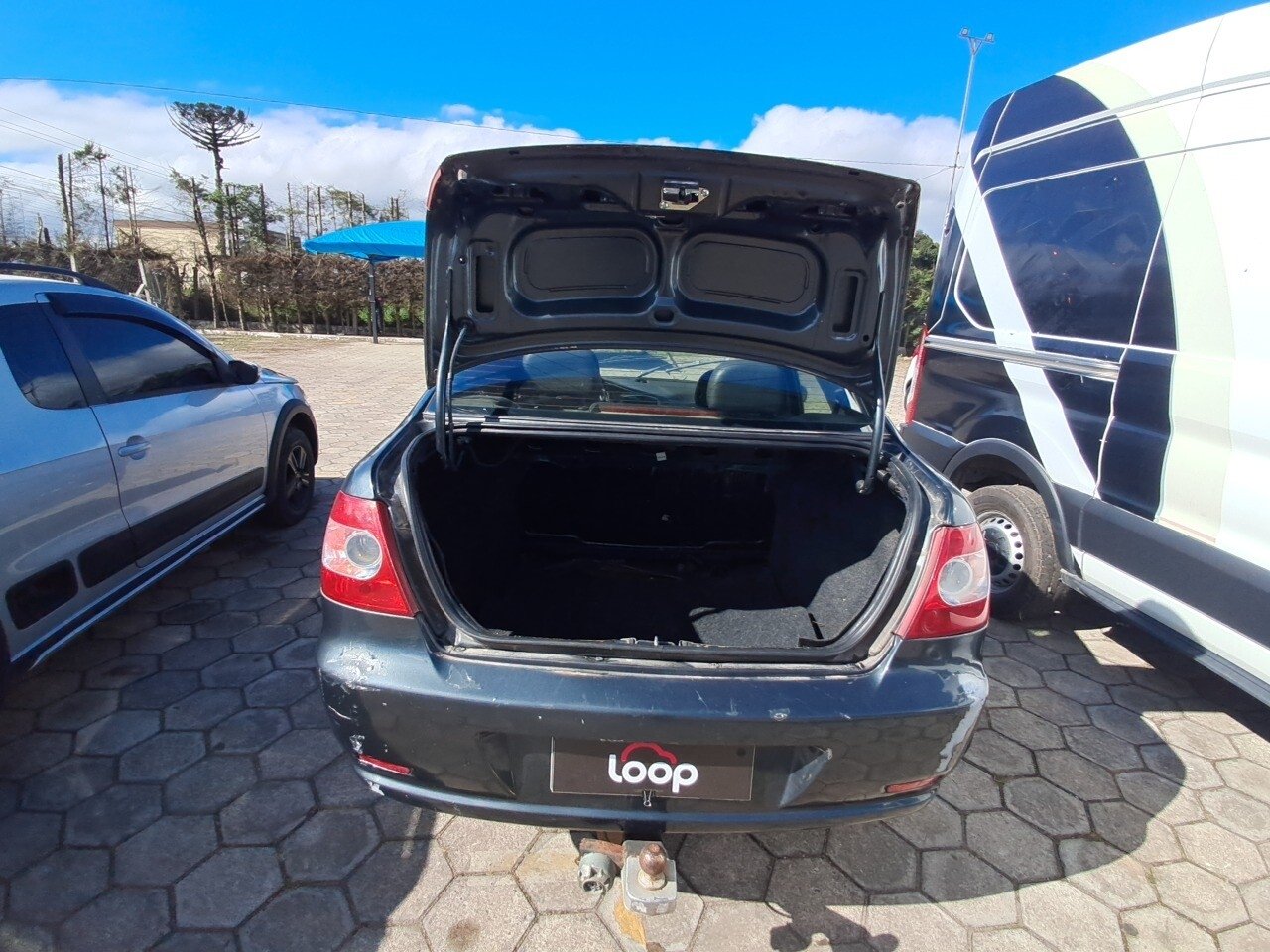 Foto 8 de 60: FIAT SIENA 1.0 MPI FIRE 8V FLEX 4P MANUAL 2009/2010