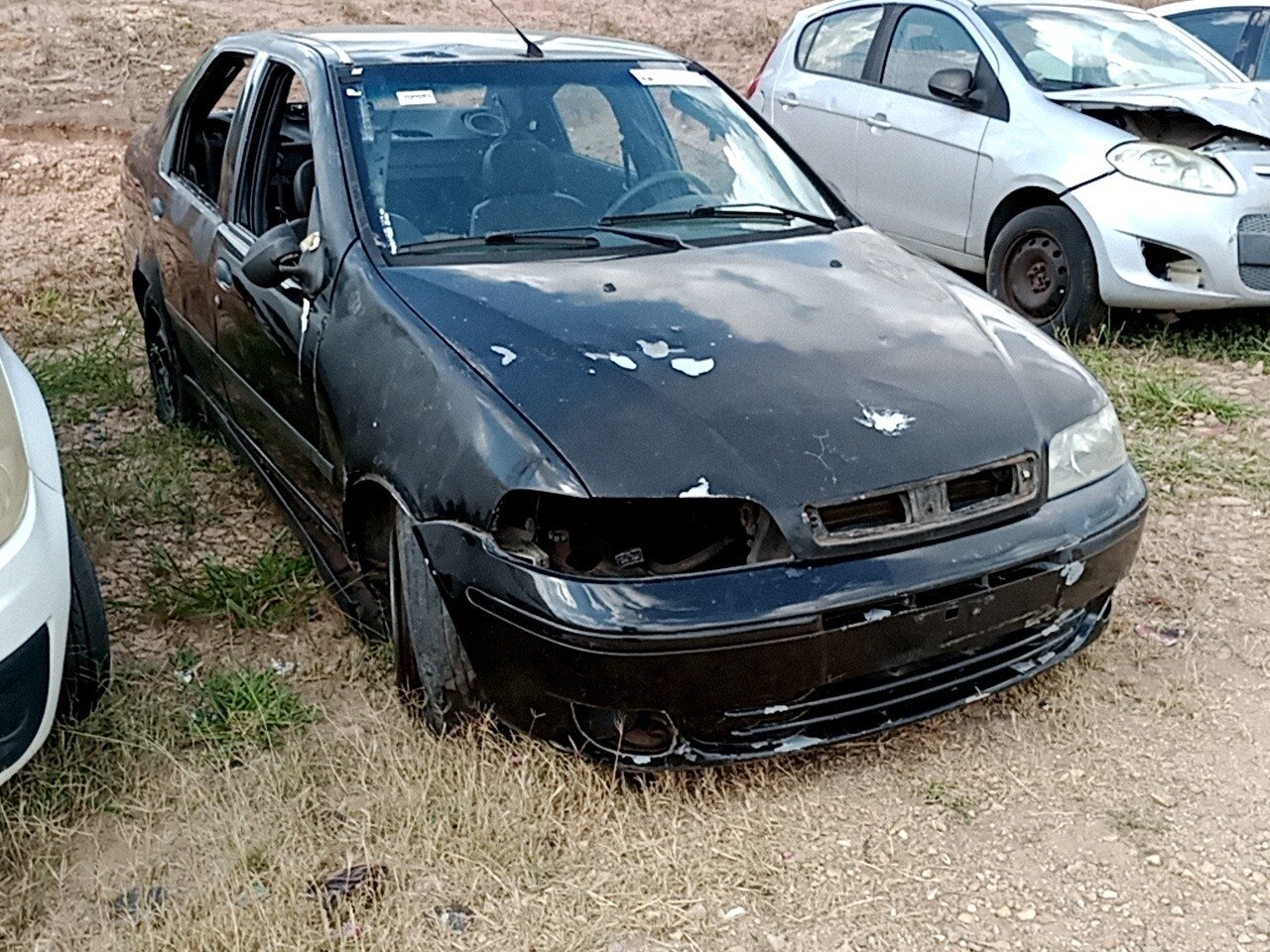 Foto 12 de 40: FIAT SIENA 1.0 MPI FIRE 8V GASOLINA 4P MANUAL 2002/2003