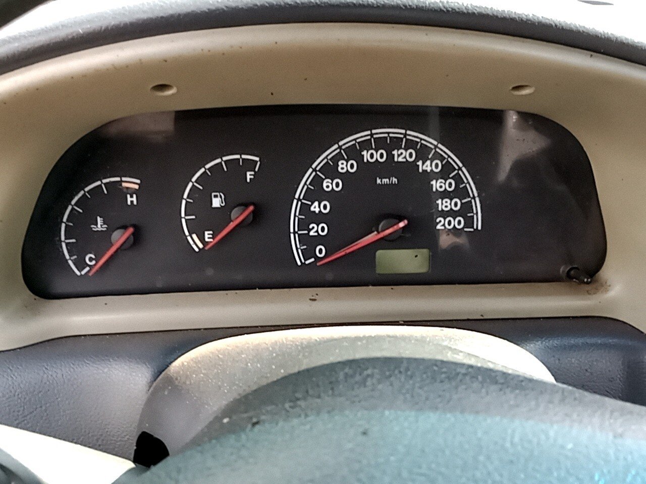 Foto 16 de 40: FIAT SIENA 1.0 MPI FIRE 8V GASOLINA 4P MANUAL 2002/2003