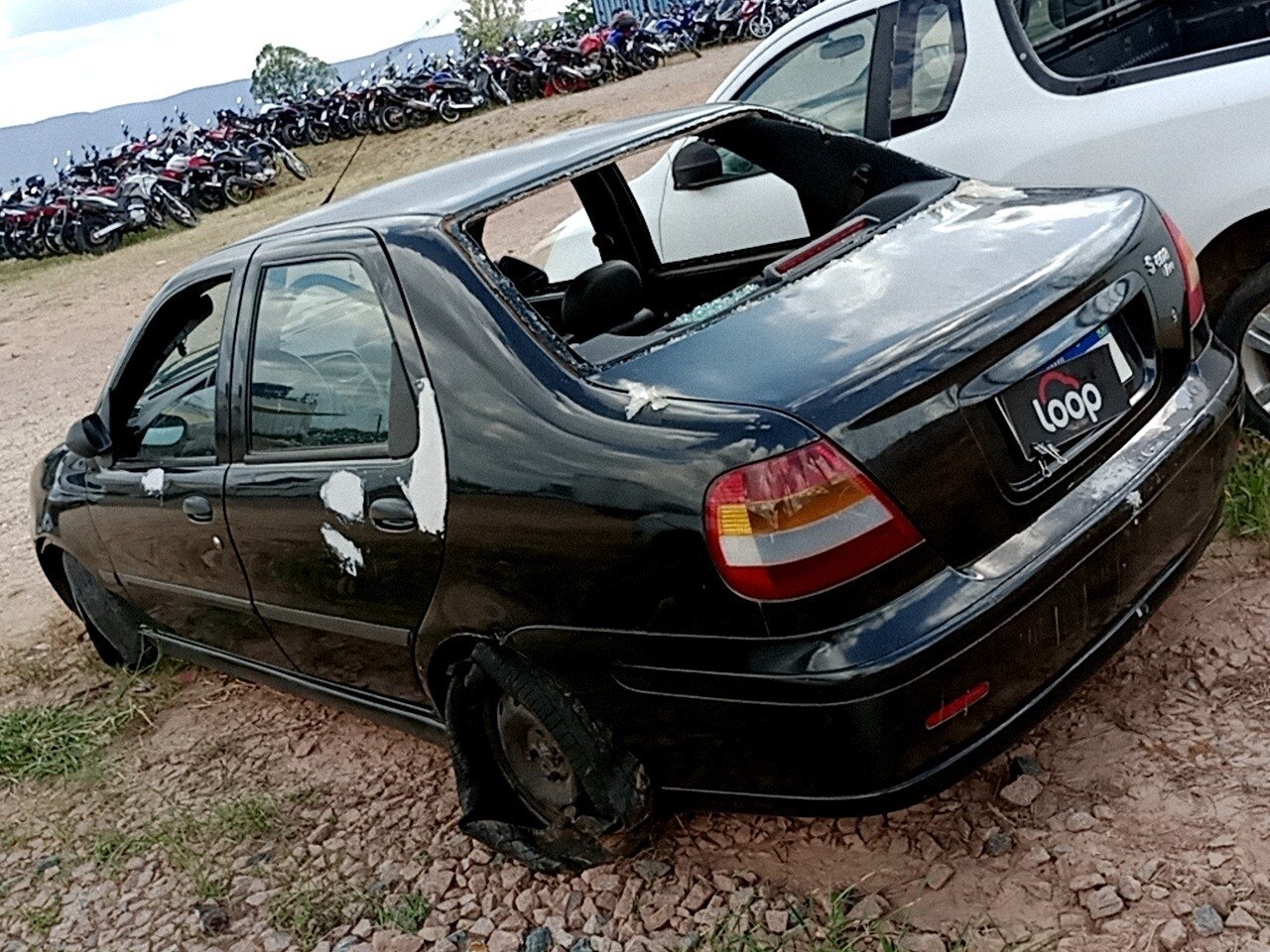 Foto 7 de 40: FIAT SIENA 1.0 MPI FIRE 8V GASOLINA 4P MANUAL 2002/2003