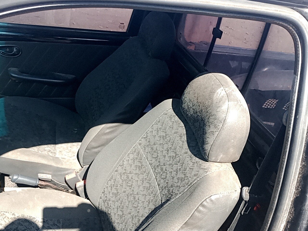 Foto 9 de 35: FIAT STRADA 1.4 MPI FIRE CE 8V FLEX 2P MANUAL 2010/2011