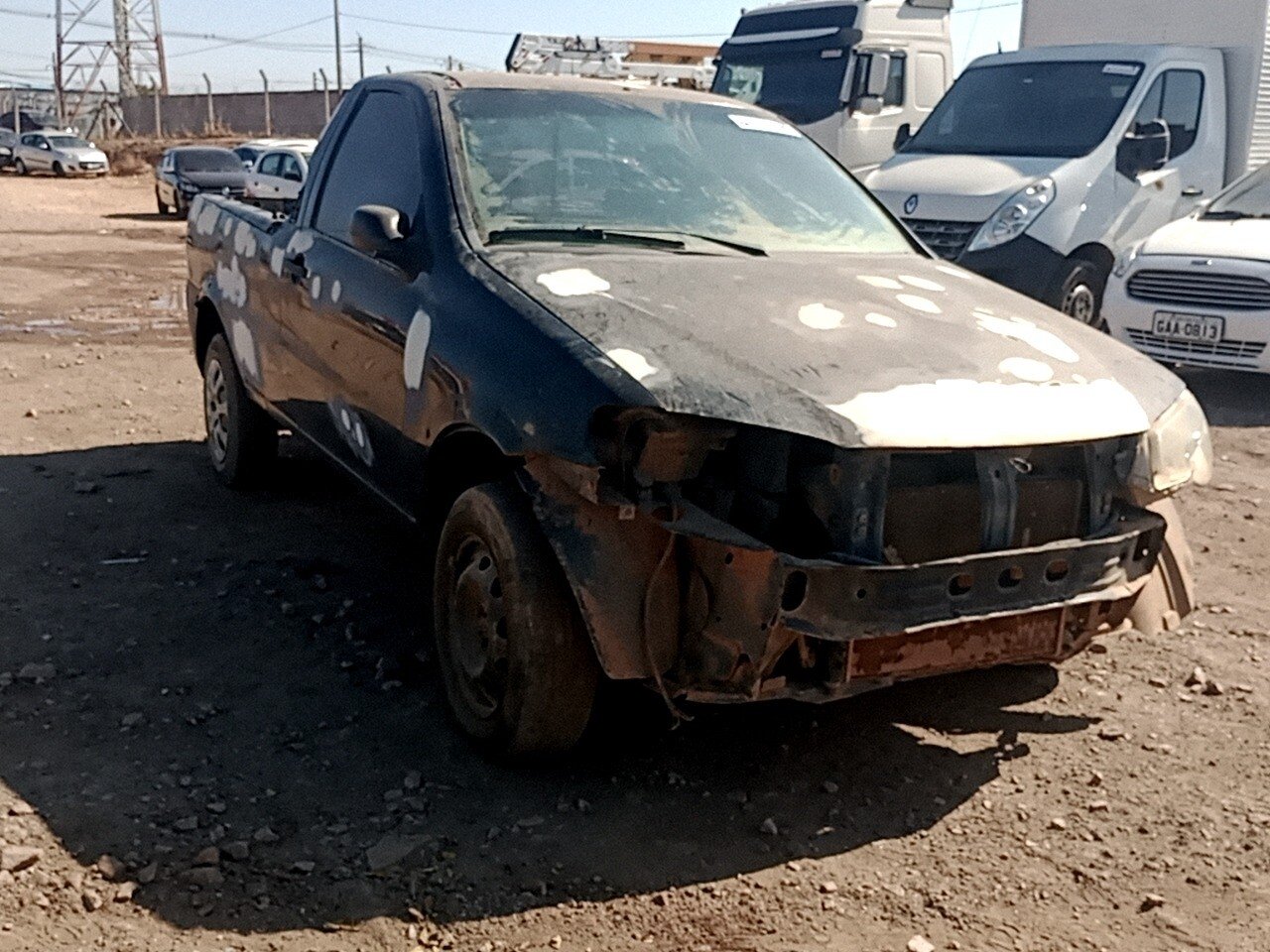 Foto 8 de 35: FIAT STRADA 1.4 MPI FIRE CE 8V FLEX 2P MANUAL 2010/2011
