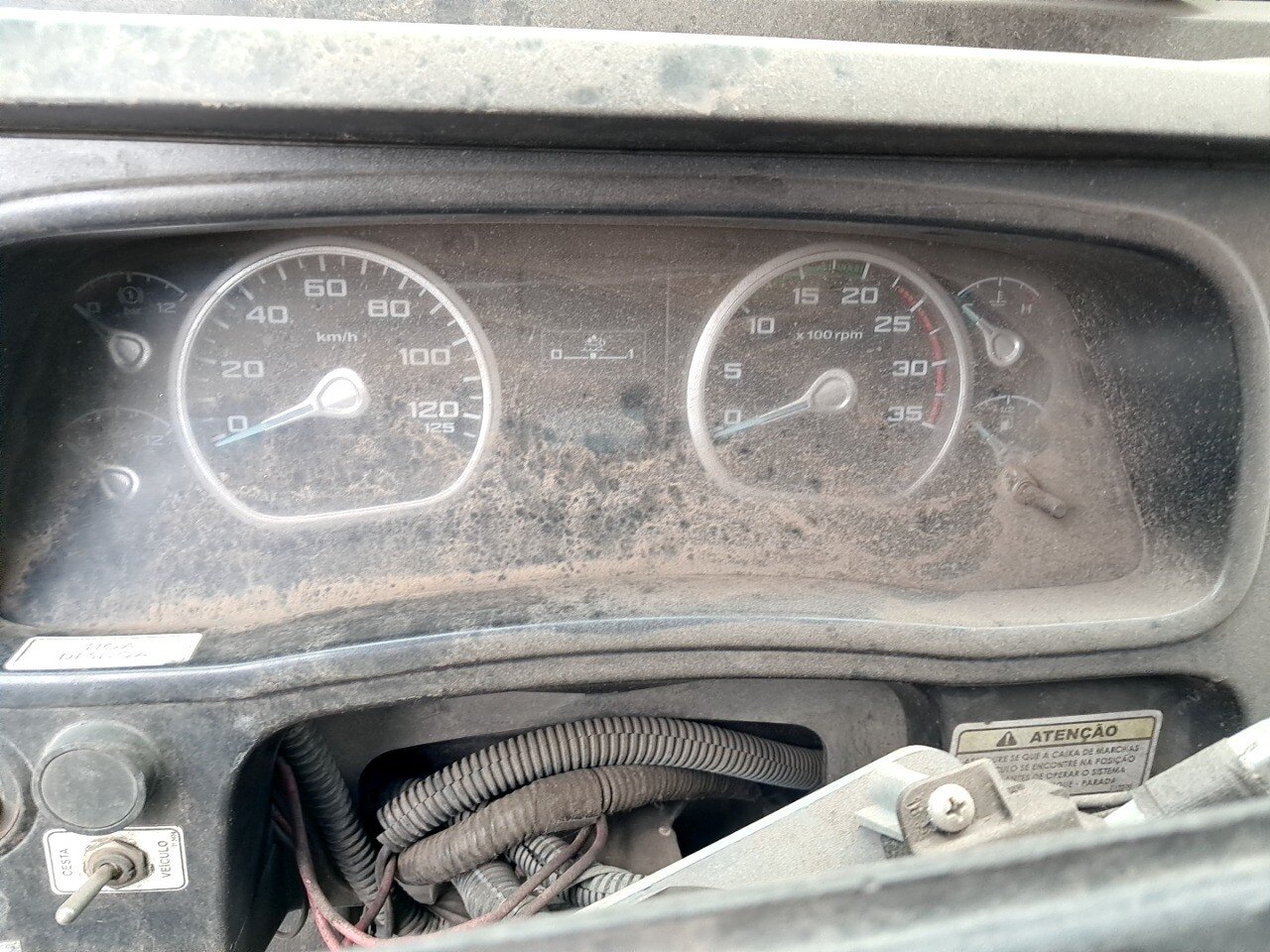 Foto 15 de 26: FORD CARGO 816 E/816 S Turbo 2p (diesel)(E5) 2013/2013