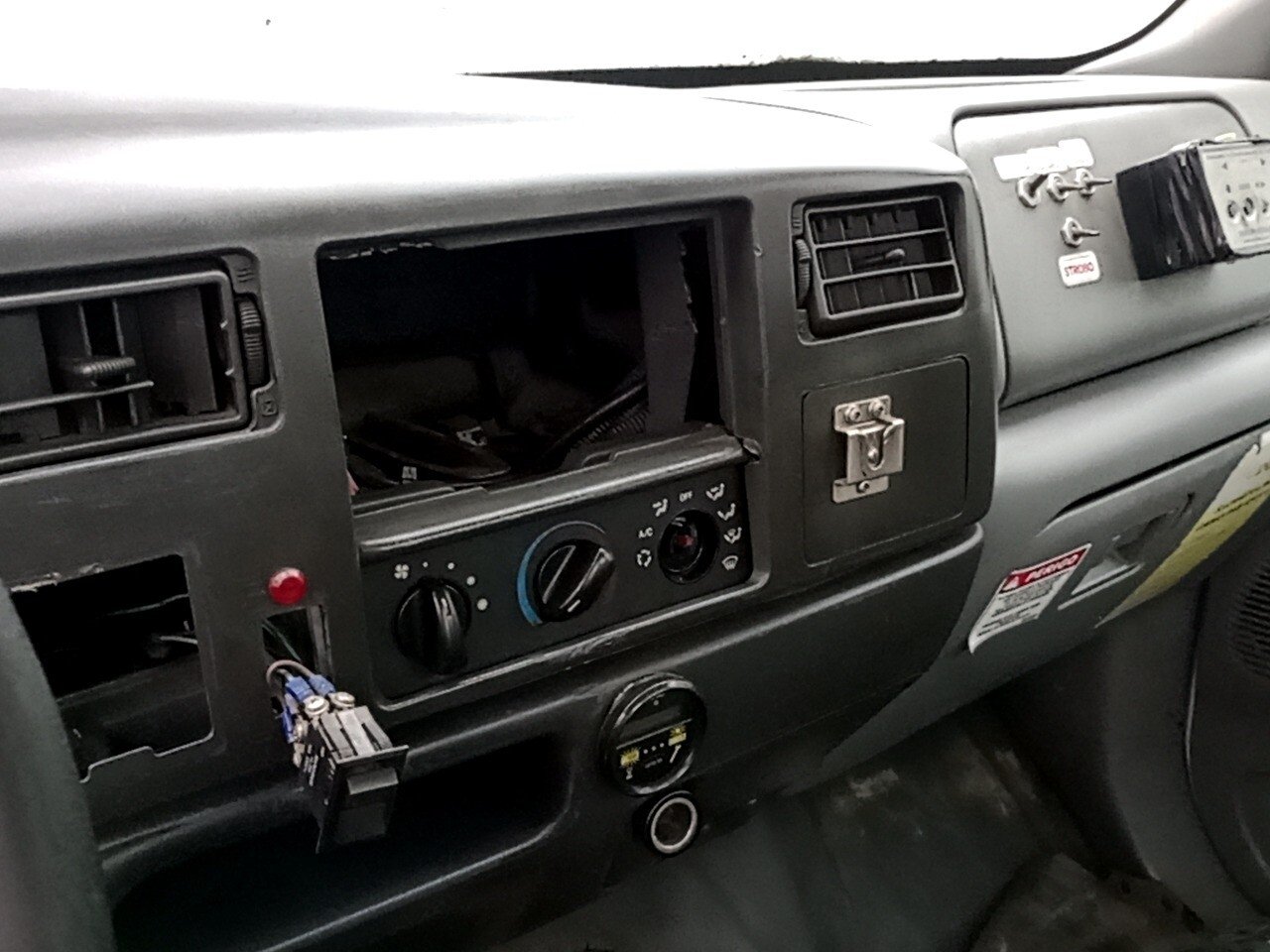 Foto 12 de 33: FORD F-4000 Trop. Multi CT 2.8 4x4 (die.)(E5) 2015/2016