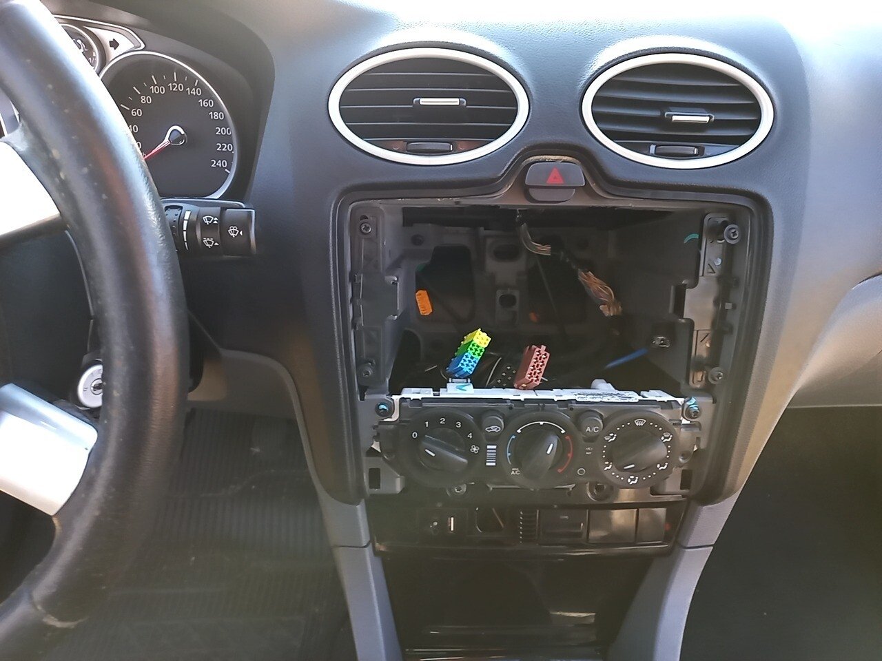 Foto 21 de 41: FORD FOCUS 1.6 GL 16V FLEX 4P MANUAL 2013/2013