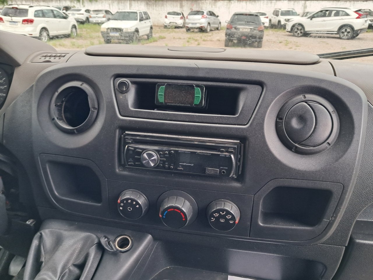 Foto 16 de 27: RENAULT MASTER 2.3 DCI CHASSI CABINE L2H1 16V DIESEL 2P MANUAL 2014/2015