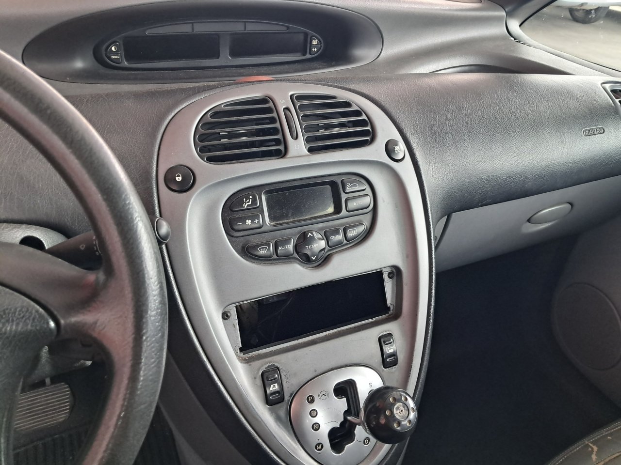 Foto 24 de 42: CITROËN XSARA PICASSO 2.0 EXCLUSIVE 16V GASOLINA 4P AUTOMÁTICO 2007/2007