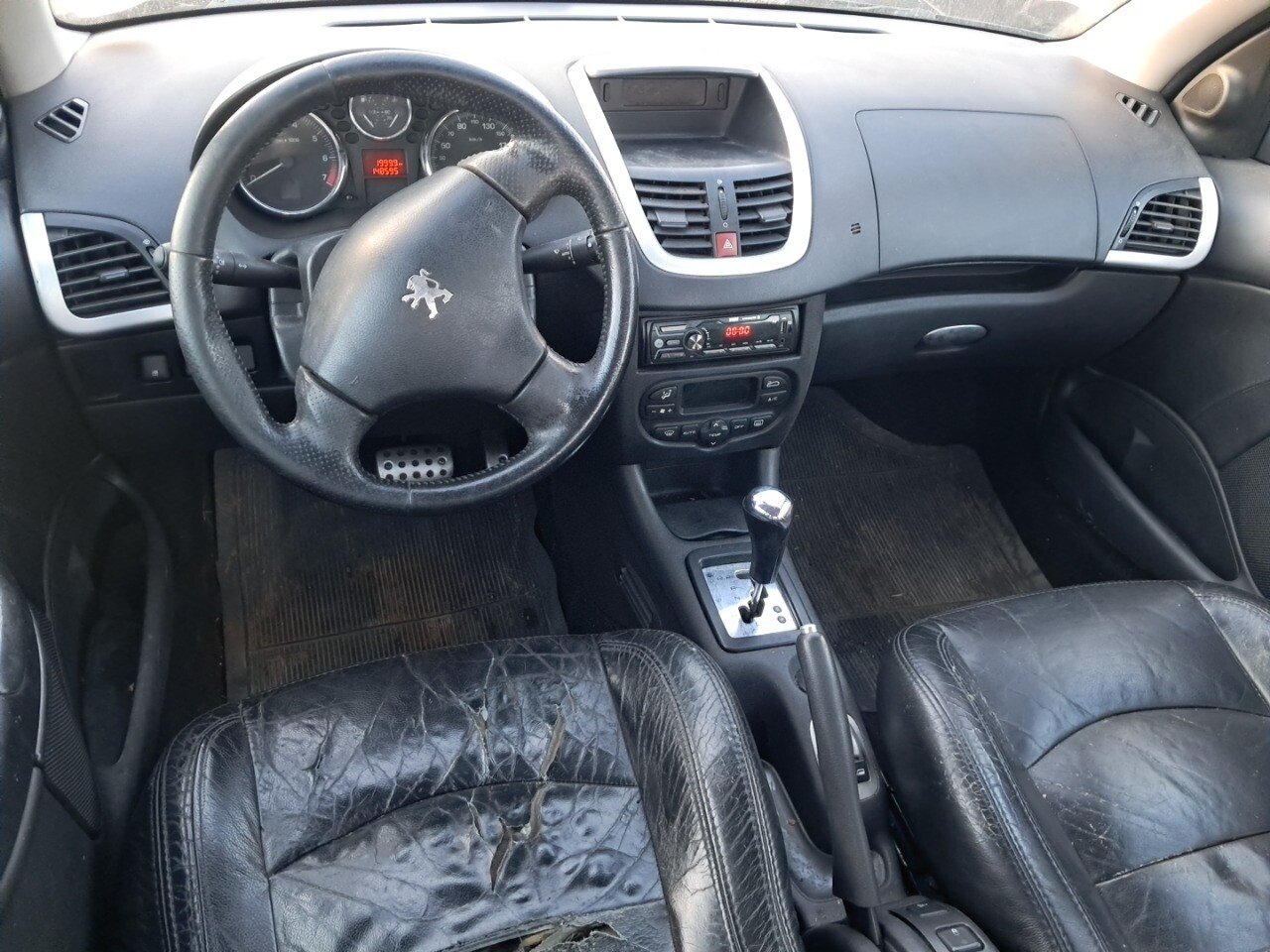 Foto 7 de 34: PEUGEOT 207 1.6 XS 16V FLEX 4P AUTOMÁTICO 2008/2009