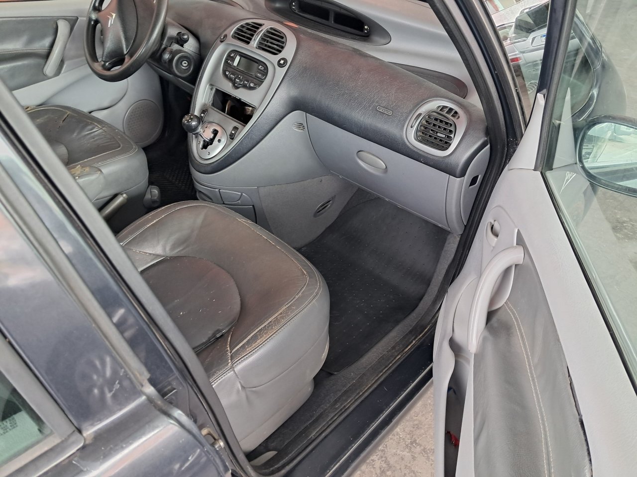 Foto 26 de 42: CITROËN XSARA PICASSO 2.0 EXCLUSIVE 16V GASOLINA 4P AUTOMÁTICO 2007/2007