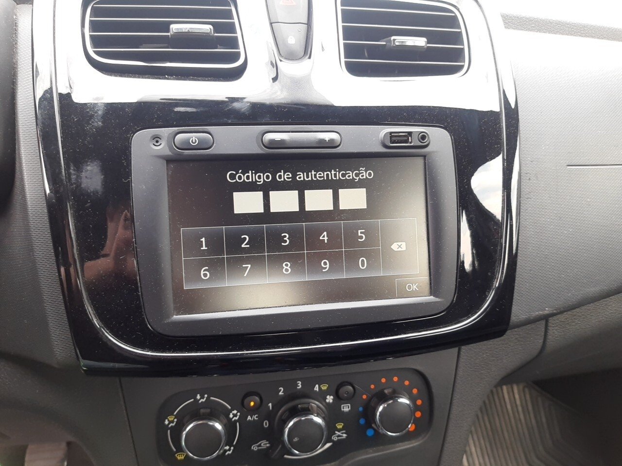 Foto 49 de 60: RENAULT LOGAN 1.0 12V SCE FLEX LIFE MANUAL 2019/2020