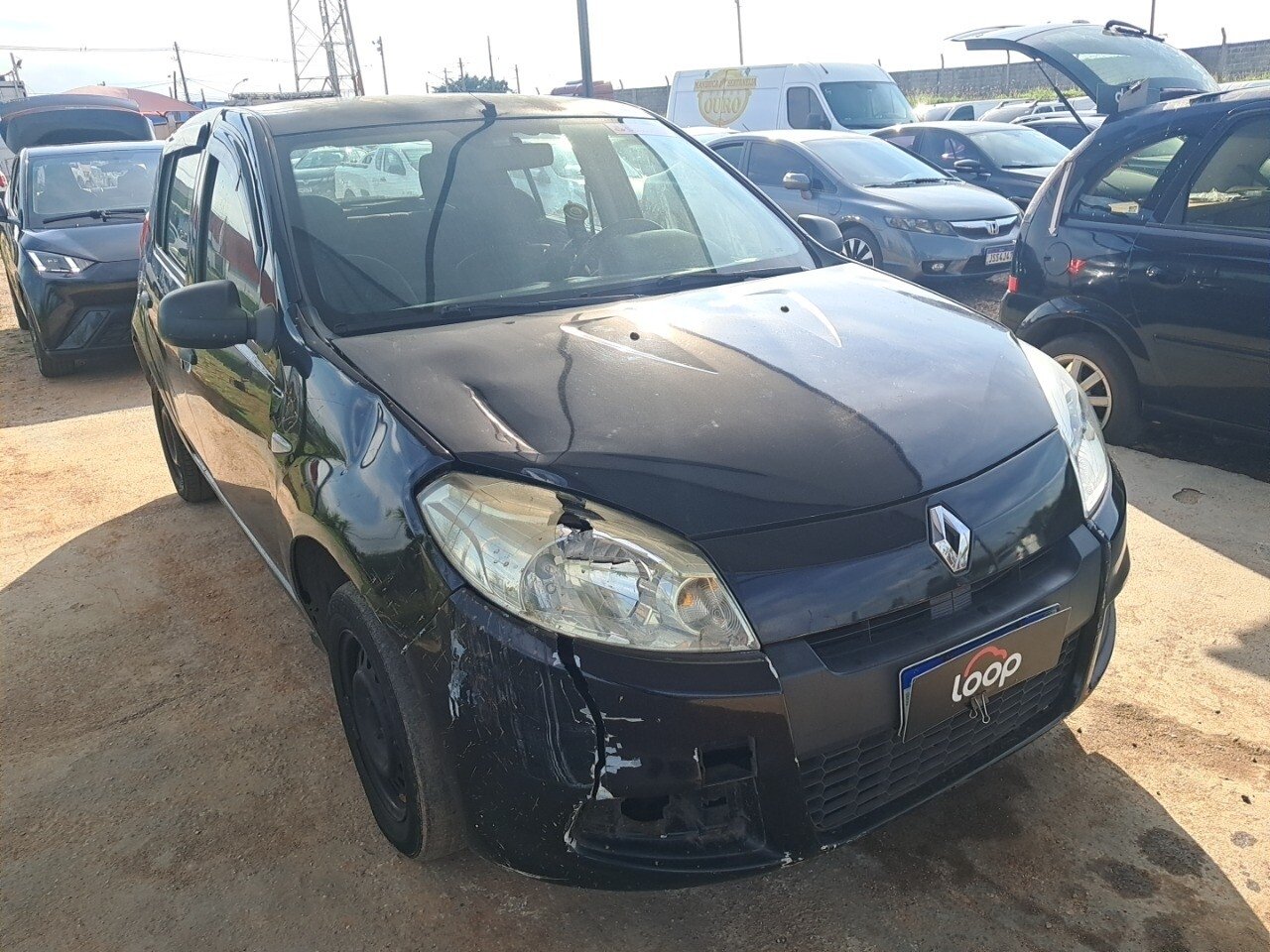 Foto 11 de 37: RENAULT SANDERO 1.0 AUTHENTIQUE 16V FLEX 4P MANUAL 2012/2013
