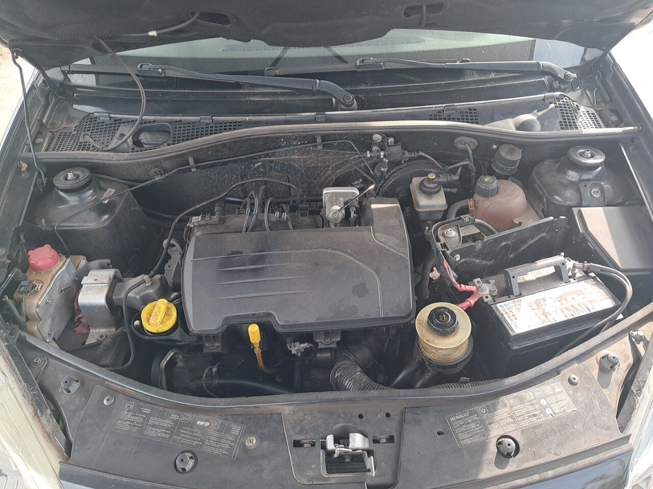 Foto 5: RENAULT SANDERO 1.0 AUTHENTIQUE 16V FLEX 4P MANUAL 2012/2013