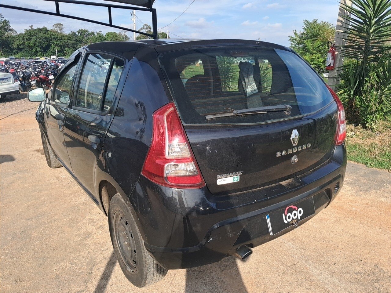 Foto 12 de 37: RENAULT SANDERO 1.0 AUTHENTIQUE 16V FLEX 4P MANUAL 2012/2013