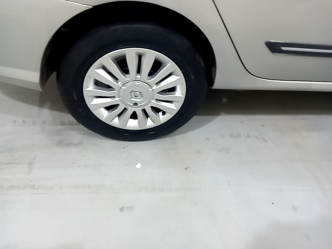 Foto 7 de 34: RENAULT SYMBOL 1.6 EXPRESSION 16V FLEX 4P MANUAL 2011/2012