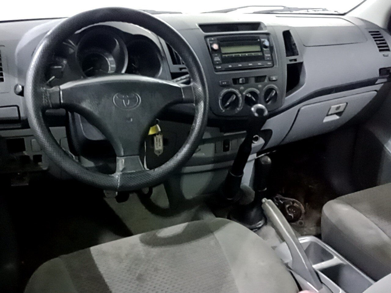 Foto 10 de 16: TOYOTA HILUX 2.5 STD 4X4 CD 16V TURBO DIESEL 4P MANUAL 2009/2009