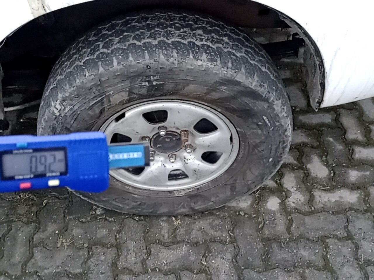 Foto 2: TOYOTA HILUX 2.5 STD 4X4 CD 16V TURBO DIESEL 4P MANUAL 2009/2009