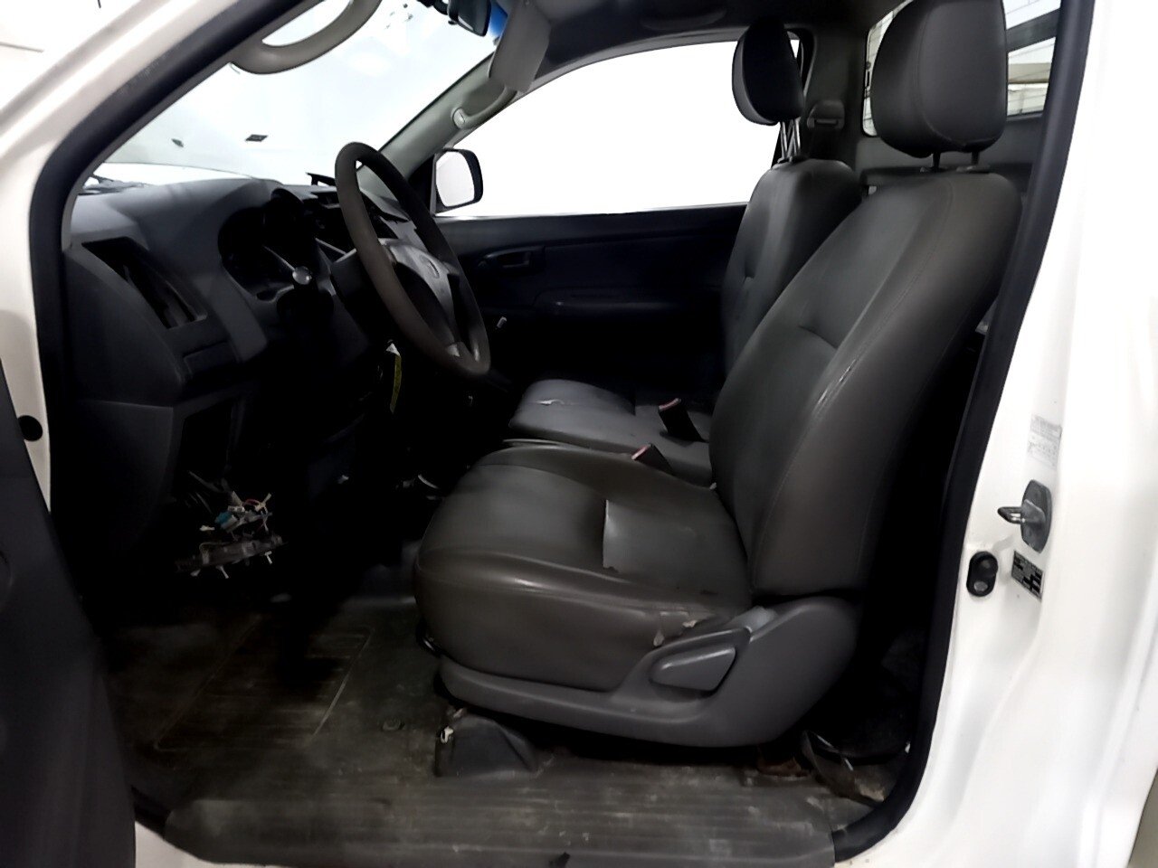 Foto 12 de 34: TOYOTA HILUX 3.0 SR 4X4 CS 16V TURBO INTERCOOLER DIESEL 2P MANUAL 2013/2013