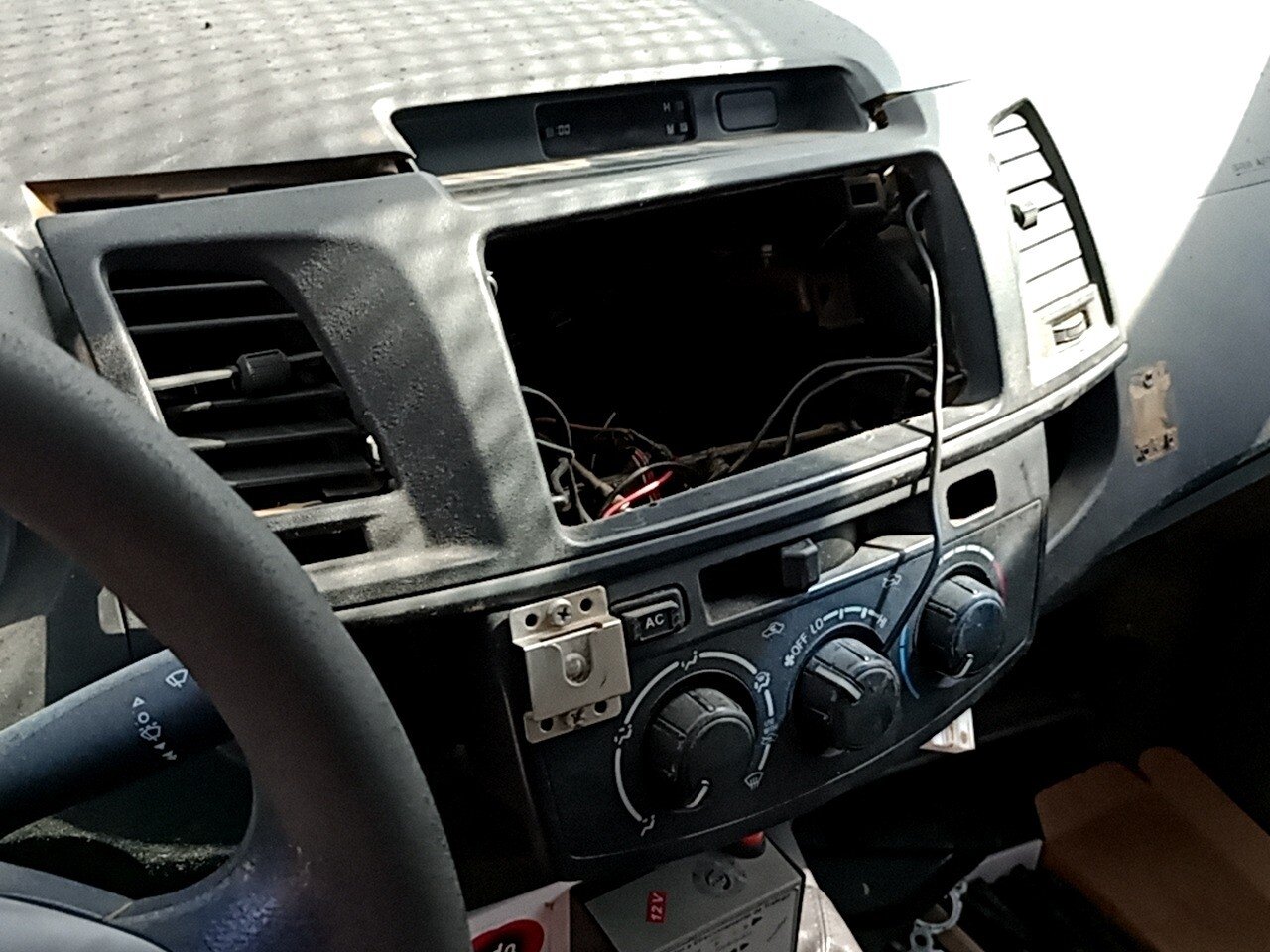 Foto 6 de 23: TOYOTA HILUX 3.0 4X4 CS 16V TURBO INTERCOOLER DIESEL 2P MANUAL 2015/2015