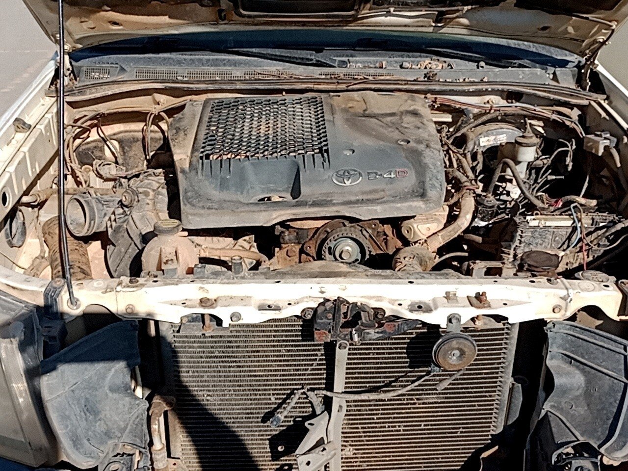 Foto 17 de 29: TOYOTA HILUX 3.0 4X4 CS 16V TURBO INTERCOOLER DIESEL 2P MANUAL 2015/2015