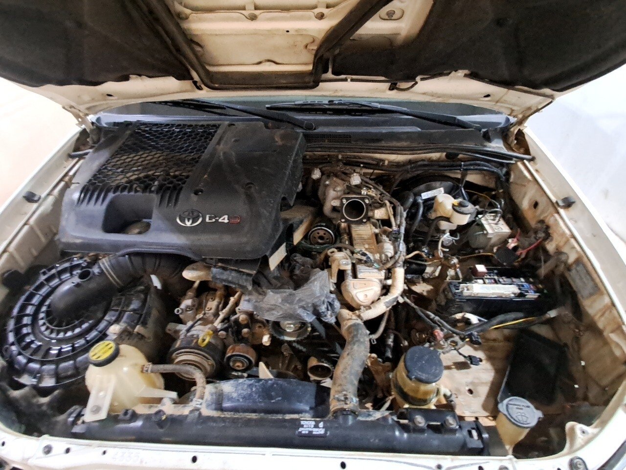 Foto 16 de 37: TOYOTA HILUX 3.0 4X4 CS 16V TURBO INTERCOOLER DIESEL 2P MANUAL 2015/2015