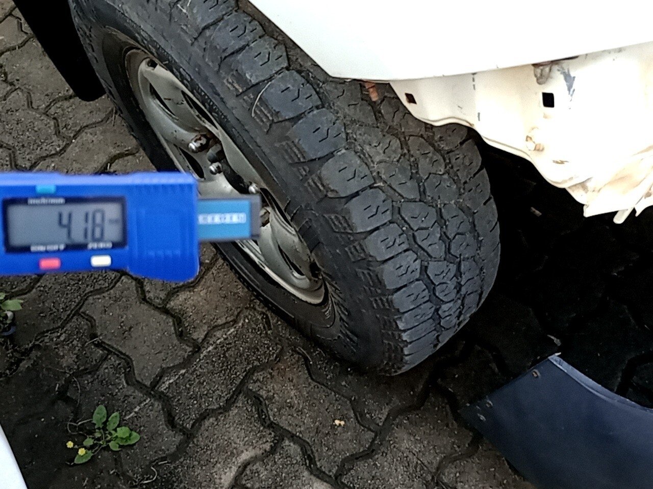 Foto 3: TOYOTA HILUX 3.0 SR 4X4 CD 16V TURBO INTERCOOLER DIESEL 4P MANUAL 2013/2013