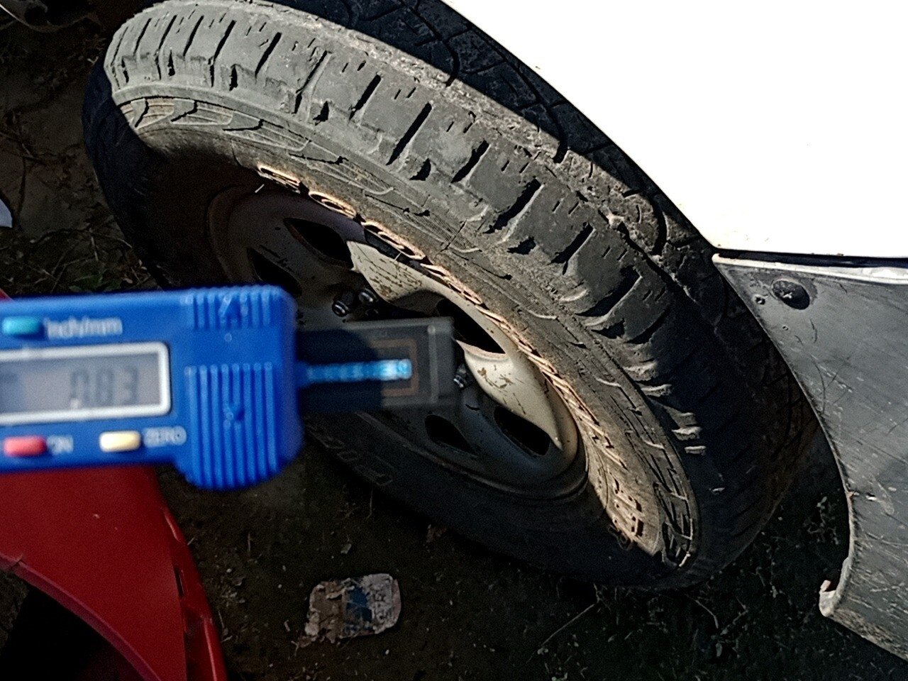 Foto 4: TOYOTA HILUX 3.0 SRV 4X4 CD 7 LUGARES 16V TURBO INTERCOOLER DIESEL 4P AUTOMÁTICO 2013/2013