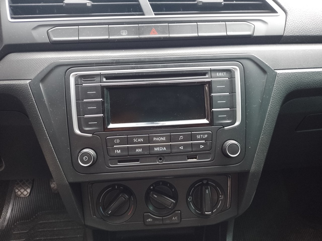 Foto 13 de 44: VOLKSWAGEN GOL 1.0 12V MPI TOTALFLEX 4P MANUAL 2019/2020