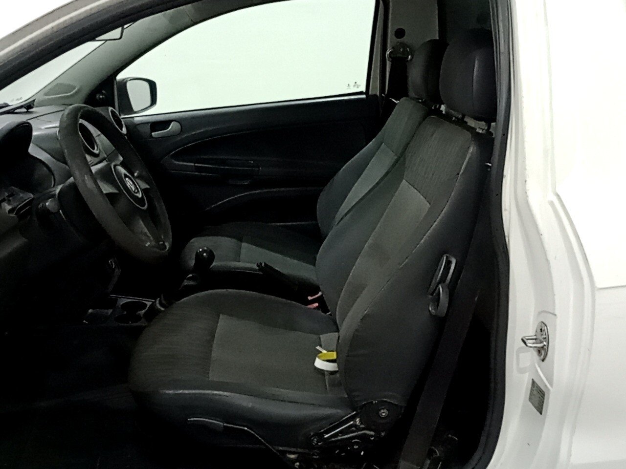 Foto 2: VOLKSWAGEN SAVEIRO 1.6 MI CS 8V FLEX 2P MANUAL G.VI 2013/2014