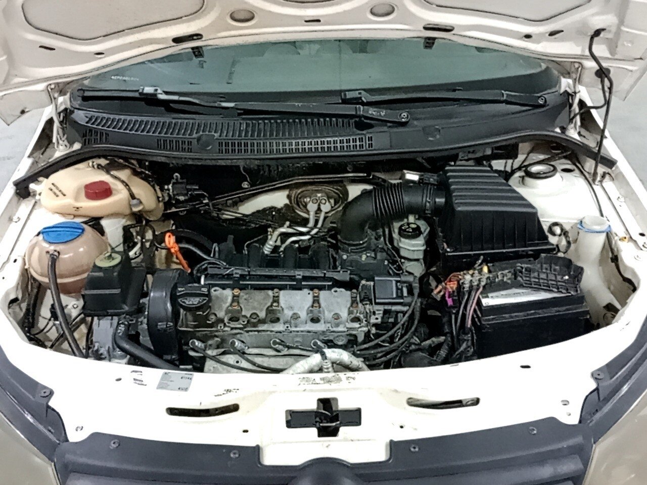 Foto 15 de 37: VOLKSWAGEN SAVEIRO 1.6 MI CS 8V FLEX 2P MANUAL G.VI 2013/2014