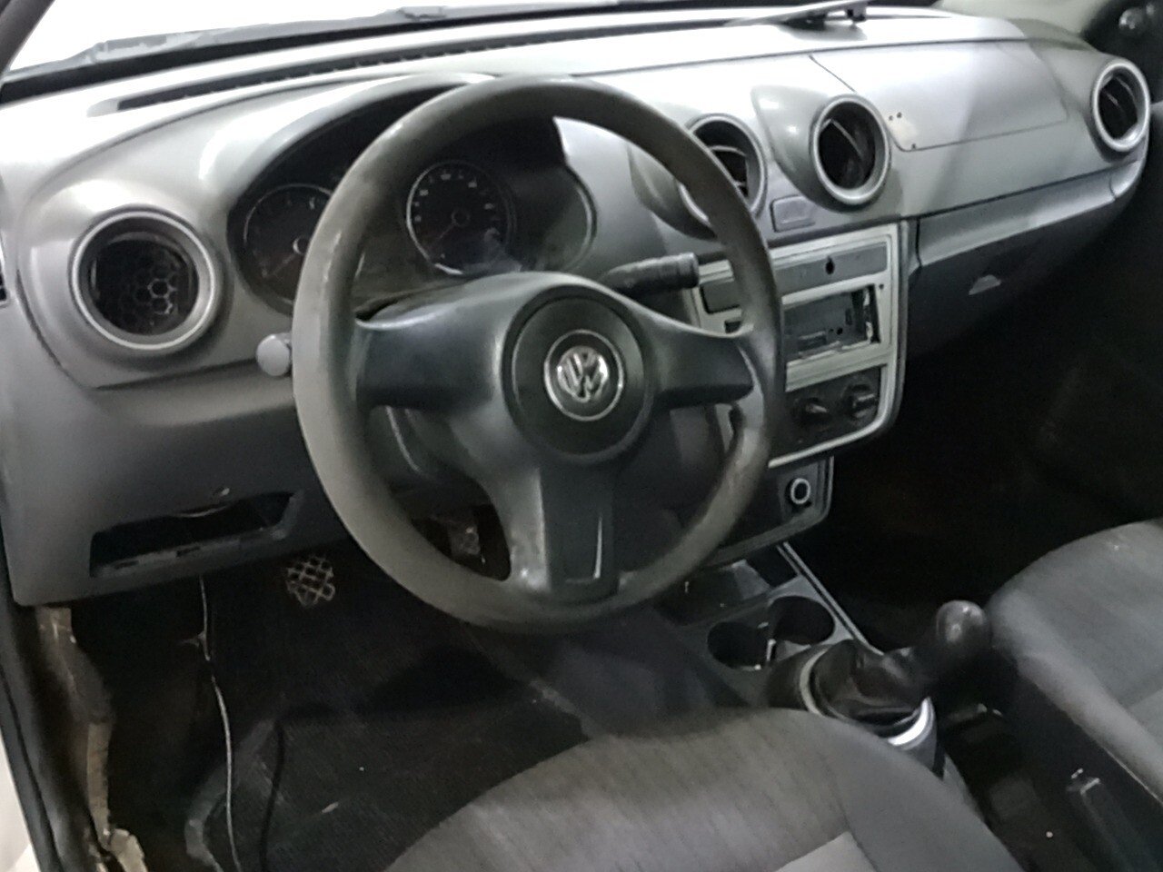 Foto 7 de 37: VOLKSWAGEN SAVEIRO 1.6 MI CS 8V FLEX 2P MANUAL G.VI 2013/2014