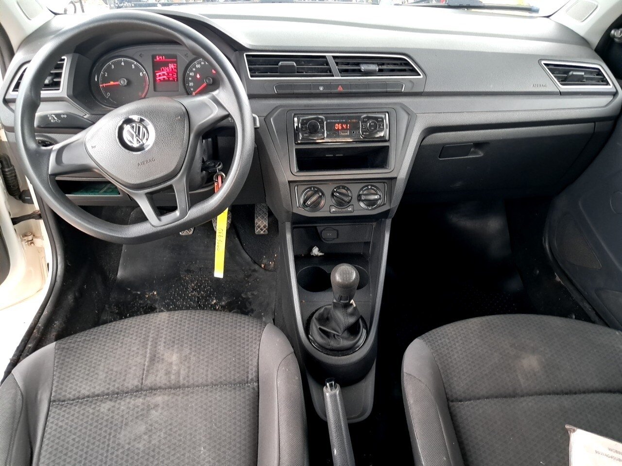 Foto 18 de 33: VOLKSWAGEN GOL 1.0 12V MPI TOTALFLEX TRENDLINE 4P MANUAL 2017/2017